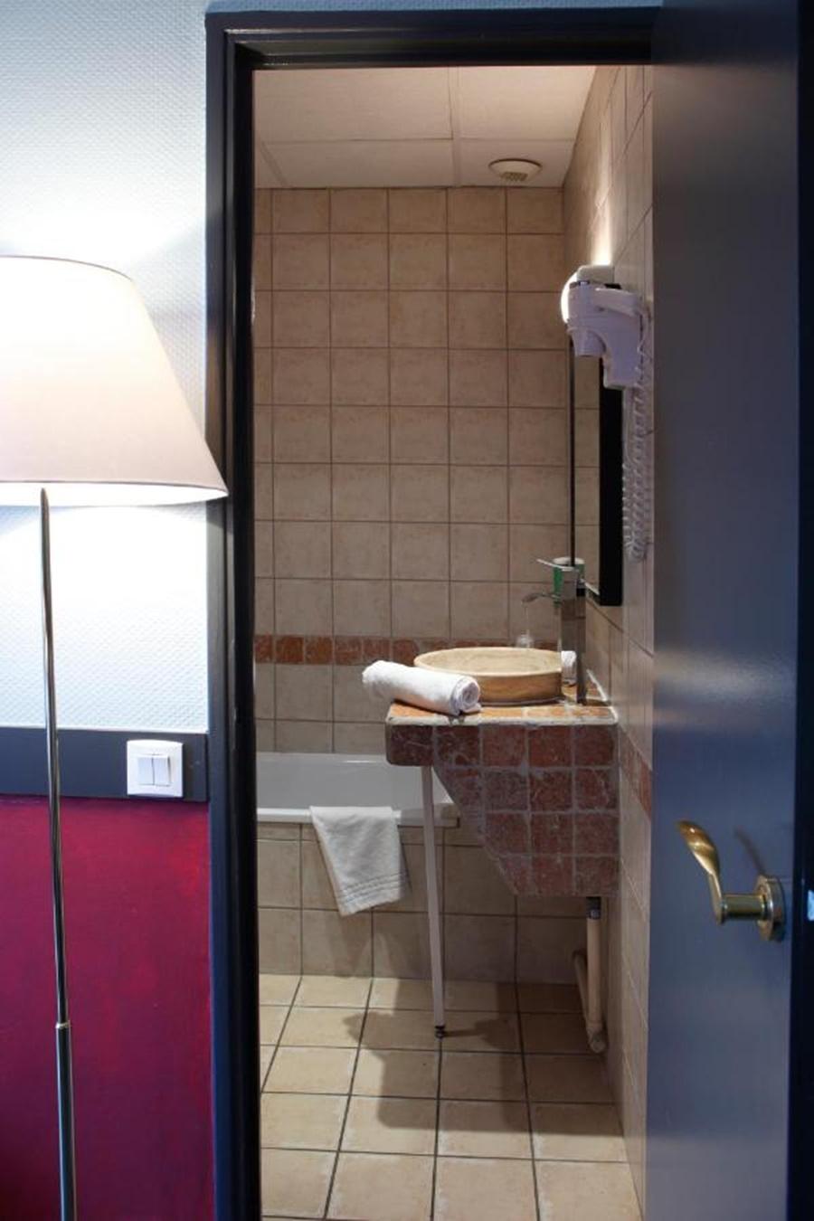 Adonis Marseille Vieux Port - Hotel Du Palais Экстерьер фото