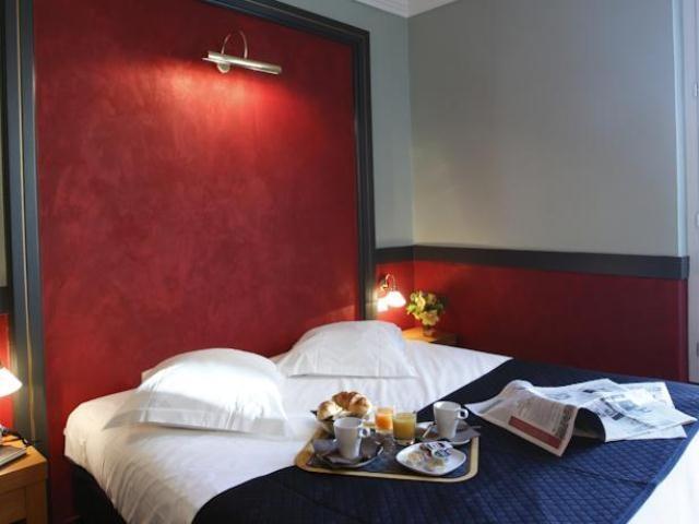 Adonis Marseille Vieux Port - Hotel Du Palais Экстерьер фото