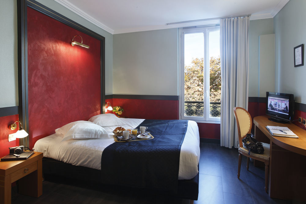 Adonis Marseille Vieux Port - Hotel Du Palais Экстерьер фото