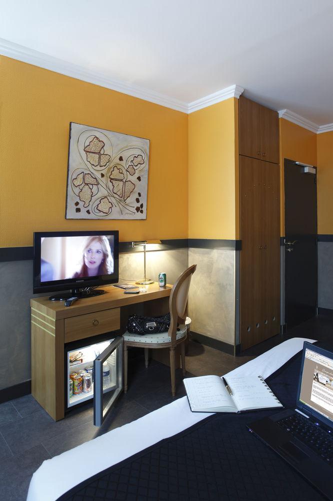 Adonis Marseille Vieux Port - Hotel Du Palais Экстерьер фото